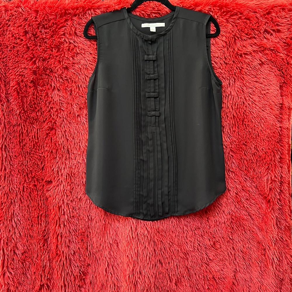 Lauren Conrad Women's black sleeveless tuxedo blouse